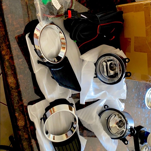 A ser of fog lights - Picture 1 of 1